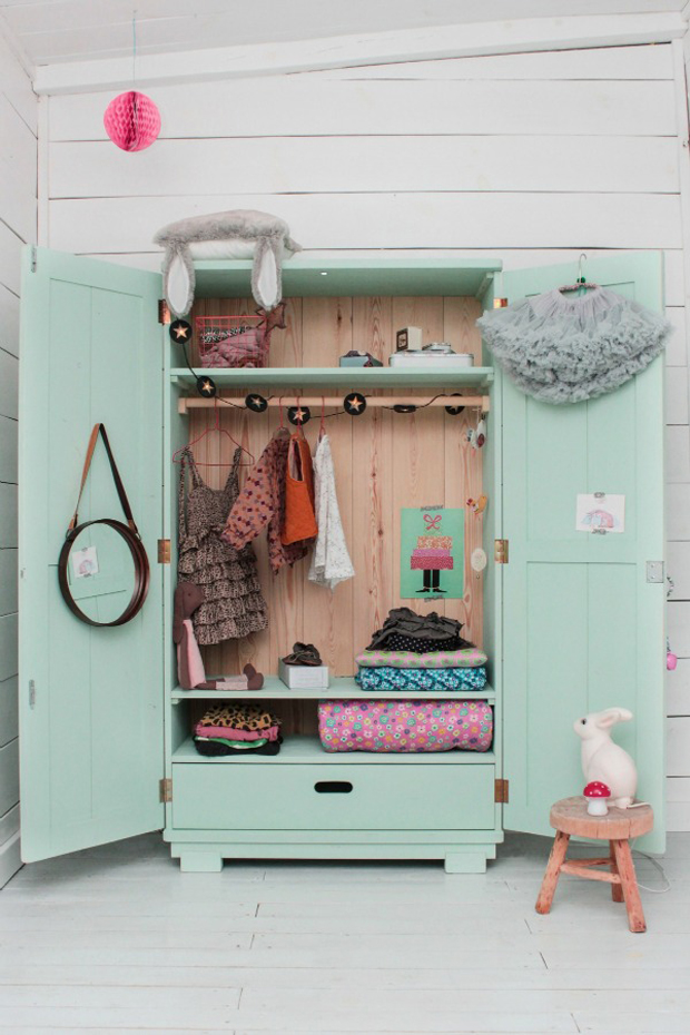 wood-szczescia-mint-cabinet